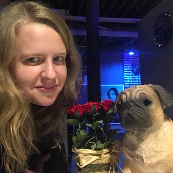 Meet your Posher, Ellen - Picture 2 of 2